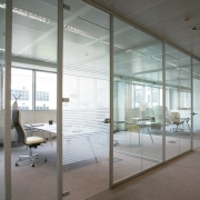 cam cama ofis bölme