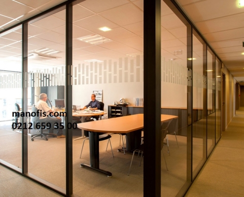 Ofis içi Cam Bölme Duvar Uygulaması