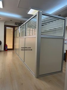 muhasebe-ofisi-jaluzili-ofis-bolme-sistemleri.jpg